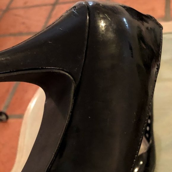 High Heels - Picture 5 of 9